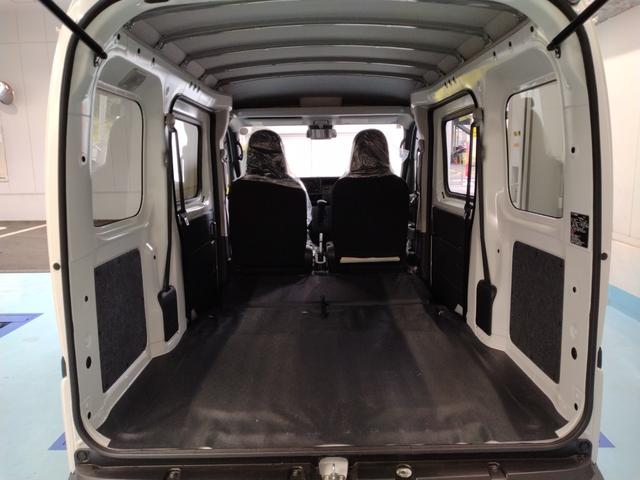 ハイゼットカーゴＤＸサポカーＳワイド適合　オーディオ　エアコン　アクセサリーソケット　コーナーセンサー　アイドリングストップ　光軸調整ダイヤル　横滑り防止機能　誤発進抑制機能　パワーウインドウ　キーレス（神奈川県）の中古車