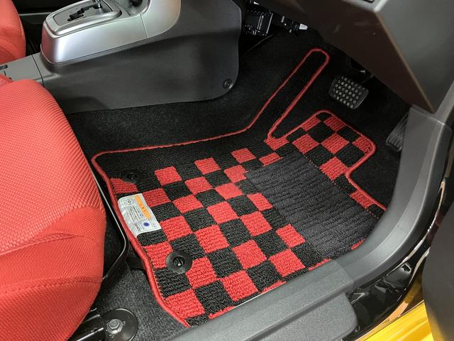 コペンセロオープンカー　二人乗　アクティブトップ　スポーツシート　Ｐスタート　シートヒーター　ステアリングスイッチ　アイドリングストップ　横滑り防止装置　キーフリー（神奈川県）の中古車