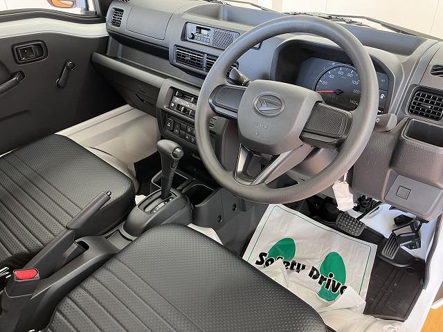 ハイゼットトラックスタンダード４ＷＤ　サポカーＳワイド適合　三方開　ゴムマット　ラジオ　エアコン　光軸調整ダイヤル　コーナーセンサー　アイドリングストップ　横滑り防止機能　誤発進抑制機能（神奈川県）の中古車