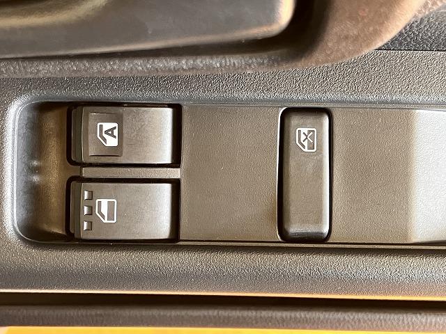 ハイゼットカーゴＤＸ４ＷＤ　サポカーＳワイド適合　ラジオ　エアコン　アクセサリーソケット　コーナーセンサー　アイドリングストップ　光軸調整ダイヤル　横滑り防止機能　誤発進抑制機能　パワーウインドウ　キーレス（神奈川県）の中古車