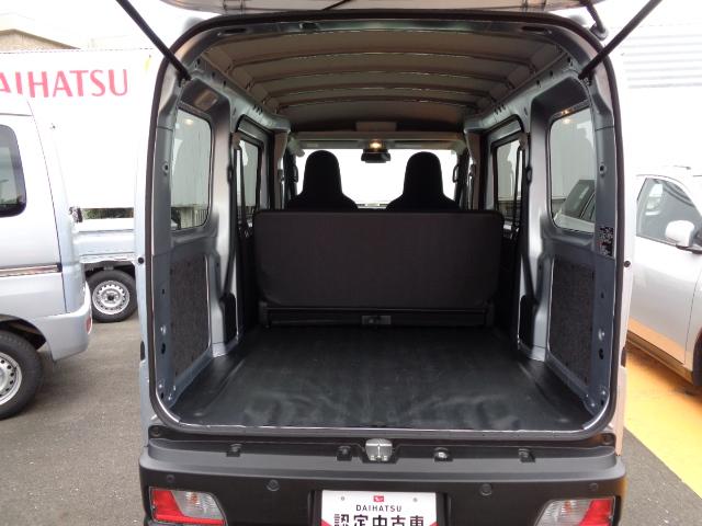 ハイゼットカーゴＤＸサポカーＳワイド適合　ラジオ　エアコン　アクセサリーソケット　コーナーセンサー　アイドリングストップ　光軸調整ダイヤル　横滑り防止機能　誤発進抑制機能　パワーウインドウ　キーレス（神奈川県）の中古車
