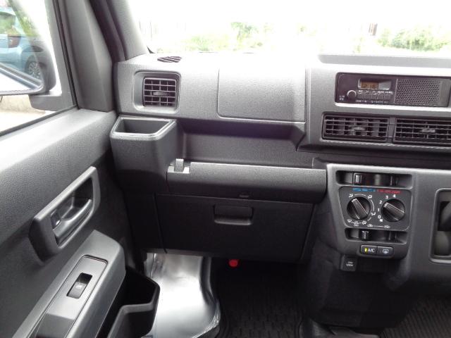 ハイゼットカーゴＤＸサポカーＳワイド適合　ラジオ　エアコン　アクセサリーソケット　コーナーセンサー　アイドリングストップ　光軸調整ダイヤル　横滑り防止機能　誤発進抑制機能　パワーウインドウ　キーレス（神奈川県）の中古車