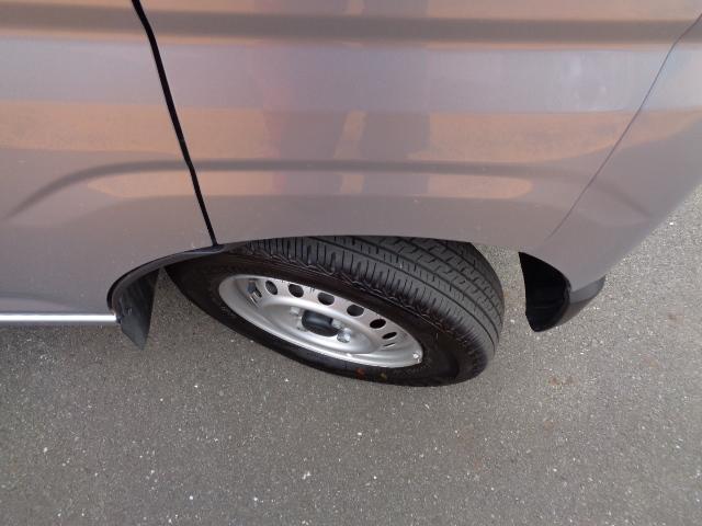 ハイゼットカーゴＤＸサポカーＳワイド適合　ラジオ　エアコン　アクセサリーソケット　コーナーセンサー　アイドリングストップ　光軸調整ダイヤル　横滑り防止機能　誤発進抑制機能　パワーウインドウ　キーレス（神奈川県）の中古車