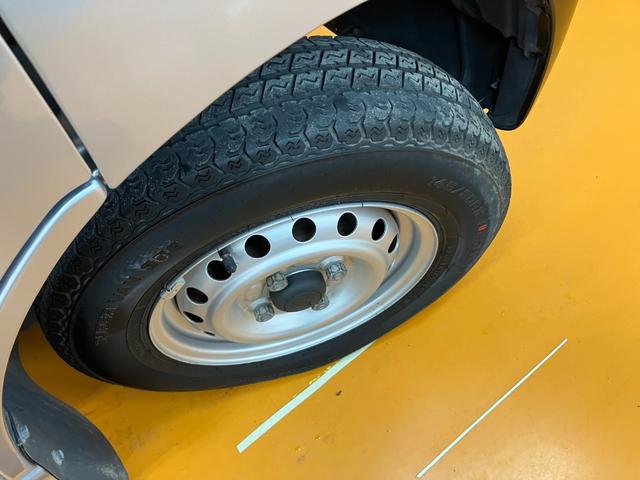 ハイゼットカーゴDXサポカーSワイド適合 ETC ドラレコ Bカメラ エアコン アクセサリーソケット アイドリングストップ 光軸調整ダイヤル 横滑り防止機能 誤発進抑制機能 パワーウインドウ キーレス(神奈川県)の中古車