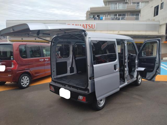 ハイゼットカーゴDXサポカーSワイド適合 オーディオ エアコン アクセサリーソケット コーナーセンサー アイドリングストップ 光軸調整ダイヤル 横滑り防止機能 誤発進抑制機能 パワーウインドウ キーレス(神奈川県)の中古車