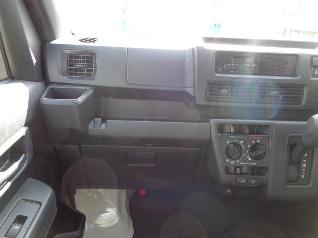 ハイゼットカーゴDXサポカーSワイド適合 ラジオ エアコン アクセサリーソケット コーナーセンサー アイドリングストップ 光軸調整ダイヤル 横滑り防止機能 誤発進抑制機能 パワーウインドウ キーレス(神奈川県)の中古車