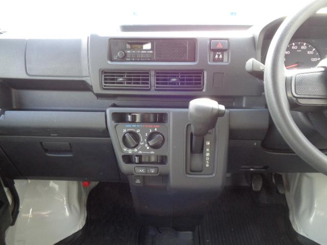 ハイゼットカーゴDXサポカーSワイド適合 ラジオ エアコン アクセサリーソケット コーナーセンサー アイドリングストップ 光軸調整ダイヤル 横滑り防止機能 誤発進抑制機能 パワーウインドウ キーレス(神奈川県)の中古車