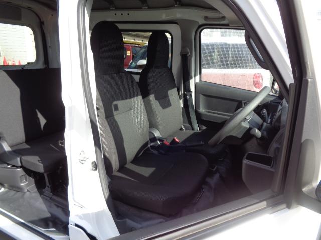 ハイゼットカーゴDXサポカーSワイド適合 ラジオ エアコン アクセサリーソケット コーナーセンサー アイドリングストップ 光軸調整ダイヤル 横滑り防止機能 誤発進抑制機能 パワーウインドウ キーレス(神奈川県)の中古車