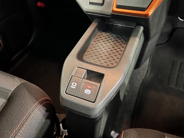 タフトＧ　走行２５５１キロＬＥＤヘッドランプ／シートヒーター元当社社用車　１年保証距離無制限　走行距離２５５１キロ　汎用フロアマット　サイドエアバッグ　ＬＥＤヘッドランプ　アイドリングストップ　シートヒーター　オート格納式ドアミラー　電動パーキングブレーキ（埼玉県）の中古車