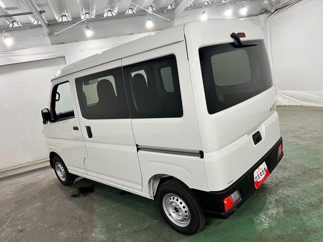 ハイゼットカーゴＤＸ　走行６キロ／登録済未使用車／ＦＭＡＭラジオ新車保障継承　１年保証距離無制限　走行距離６キロ　スマートアシスト　前後ソナーセンサー　ＦＭＡＭラジオ　運転席助手席エアバック　クリアランスソナー　オートライト　アイドリングストップ（埼玉県）の中古車