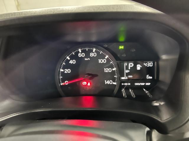 ハイゼットカーゴＤＸ　走行６キロ／登録済未使用車／ＦＭＡＭラジオ新車保障継承　１年保証距離無制限　走行距離６キロ　スマートアシスト　前後ソナーセンサー　ＦＭＡＭラジオ　運転席助手席エアバック　クリアランスソナー　オートライト　アイドリングストップ（埼玉県）の中古車
