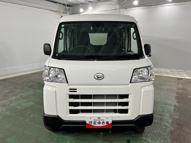 ハイゼットカーゴＤＸ　走行６キロ／登録済未使用車／ＦＭＡＭラジオ新車保障継承　１年保証距離無制限　走行距離６キロ　スマートアシスト　前後ソナーセンサー　ＦＭＡＭラジオ　運転席助手席エアバック　クリアランスソナー　オートライト　アイドリングストップ（埼玉県）の中古車