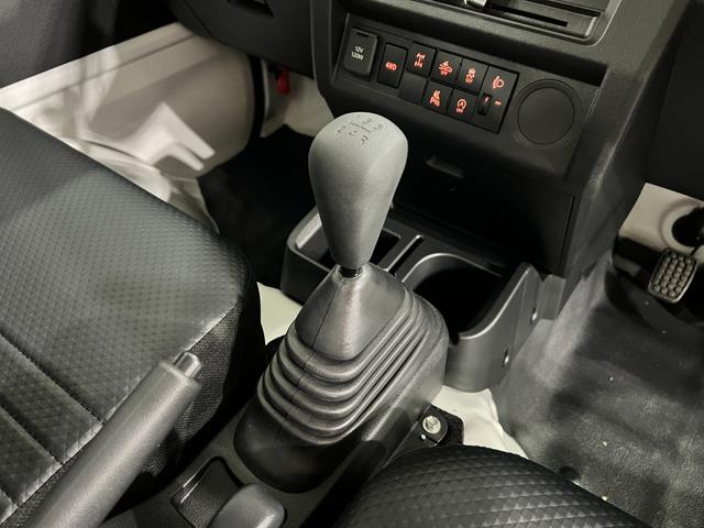 ハイゼットトラックスタンダード 農用スペシャル 4WD/MT車/走行6キロ1年保証距離無制限 走行距離6キロ FMAMラジオ 助手席エアバック クリアランスソナー オートマチックハイビーム オートライト アイドリングストップ 荷台作業灯(埼玉県)の中古車