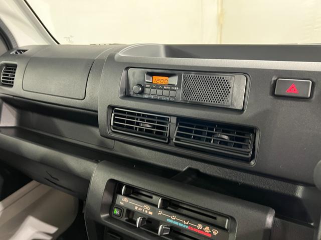 ハイゼットトラックスタンダード 農用スペシャル 4WD/MT車/走行6キロ1年保証距離無制限 走行距離6キロ FMAMラジオ 助手席エアバック クリアランスソナー オートマチックハイビーム オートライト アイドリングストップ 荷台作業灯(埼玉県)の中古車