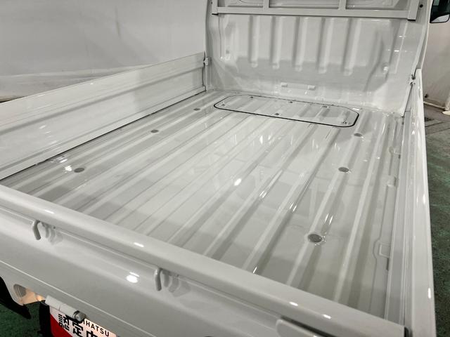 ハイゼットトラックスタンダード 農用スペシャル 4WD/MT車/走行6キロ1年保証距離無制限 走行距離6キロ FMAMラジオ 助手席エアバック クリアランスソナー オートマチックハイビーム オートライト アイドリングストップ 荷台作業灯(埼玉県)の中古車