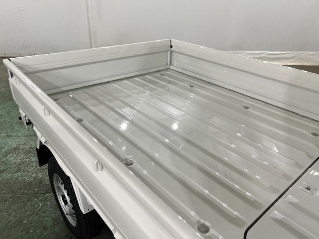 ハイゼットトラックスタンダード 農用スペシャル 4WD/MT車/走行6キロ1年保証距離無制限 走行距離6キロ FMAMラジオ 助手席エアバック クリアランスソナー オートマチックハイビーム オートライト アイドリングストップ 荷台作業灯(埼玉県)の中古車