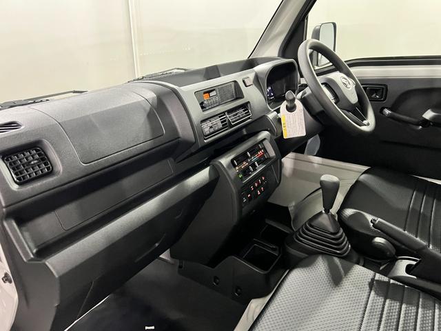 ハイゼットトラックスタンダード 農用スペシャル 4WD/MT車/走行6キロ1年保証距離無制限 走行距離6キロ FMAMラジオ 助手席エアバック クリアランスソナー オートマチックハイビーム オートライト アイドリングストップ 荷台作業灯(埼玉県)の中古車