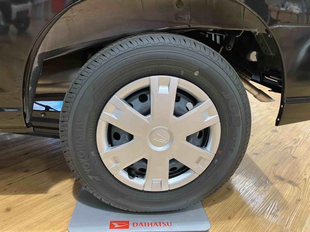 ハイゼットカーゴクルーズ未使用車　ＬＥＤパック視界補助パック　９インチＤＡ保証　新車保証・まごころ保証　１年間・走行距離無制限付き　ＬＥＤヘッドランプ　ＬＥＤフォグランプ　９インチディスプレイオーディオ　スマートインナーミラー　バックカメラ　電動格納ミラー（東京都）の中古車