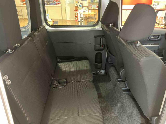 ハイゼットカーゴクルーズ　届け出済み未使用車保証　新車保証・まごころ保証　１年間・走行距離無制限付き・ＬＥＤヘッドライト装備・デジタルインナーミラー装備・マニュアルエアコン装備（東京都）の中古車