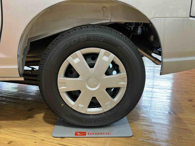 ハイゼットカーゴクルーズ　届け出済み未使用車保証　新車保証・まごころ保証　１年間・走行距離無制限付き・ＬＥＤヘッドライト装備・デジタルインナーミラー装備・マニュアルエアコン装備（東京都）の中古車