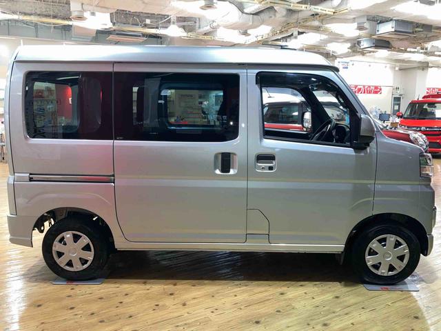 ハイゼットカーゴクルーズ6,8ディスプレイオーディオ装備保証 新車保証・まごころ保証 1年間・走行距離無制限付き・6.8ディスプレイオーディオ装備・バックカメラ装備・ETC装備(東京都)の中古車