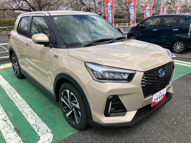 ロッキープレミアムG HEV ハイブリッド車 パノラマモニターアダプティブクルーズコントロール パノラマモニター バックフォグ シートヒーター オートライト LEDヘッドライト(東京都)の中古車