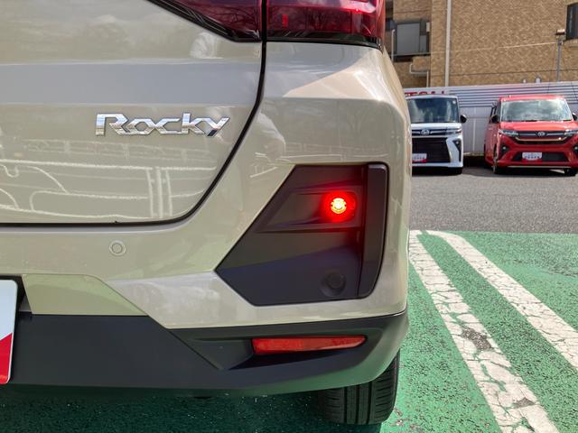 ロッキープレミアムG HEV ハイブリッド車 パノラマモニターアダプティブクルーズコントロール パノラマモニター バックフォグ シートヒーター オートライト LEDヘッドライト(東京都)の中古車