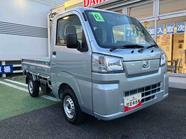 ハイゼットトラックスタンダードＦＲ専用ＣＶＴ　マルチリフレクターヘッドランプ　ＡＭ／ＦＭＣＤステレオ　１２インチ商用ラジアルタイヤ　６コーナーセンサー　荷台フロア長２．０３０ｍｍ　積載力を高める２５個のフック（東京都）の中古車