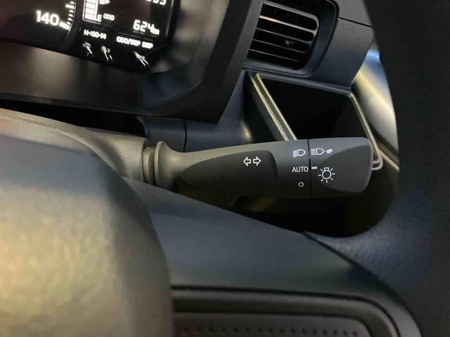 ハイゼットトラックスタンダードＦＲ専用ＣＶＴ　マルチリフレクターヘッドランプ　ＡＭ／ＦＭＣＤステレオ　１２インチ商用ラジアルタイヤ　６コーナーセンサー　荷台フロア長２．０３０ｍｍ　積載力を高める２５個のフック（東京都）の中古車