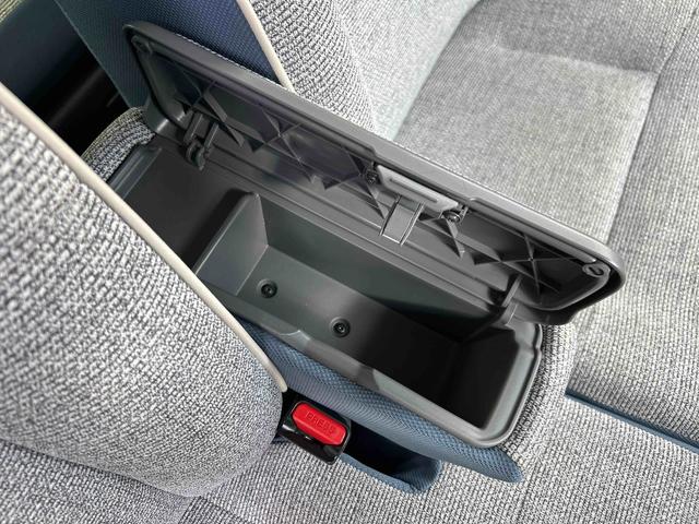 ムーヴキャンバスストライプスＧ　純正７インチナビ　パノラマモニター保証　新車保証・まごころ保証　１年間・走行距離無制限付き　純正７インチナビ　パノラマモニター　コーナーセンサー　アイドリンストップ　両側電動スライドドア　前席シートヒーター　ホッとカップホルダー（東京都）の中古車