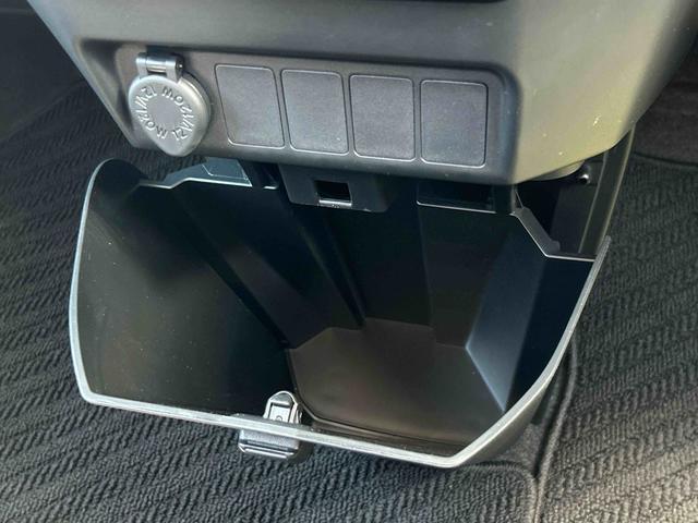 トールカスタムＧ　９インチディスプレイオーディオ　パノラマモニター保証　新車保証・まごころ保証　１年間・走行距離無制限付き・９インチディスプレイオーディオ装備・パノラマカメラ装備・ＬＥＤヘッドライト装備（東京都）の中古車