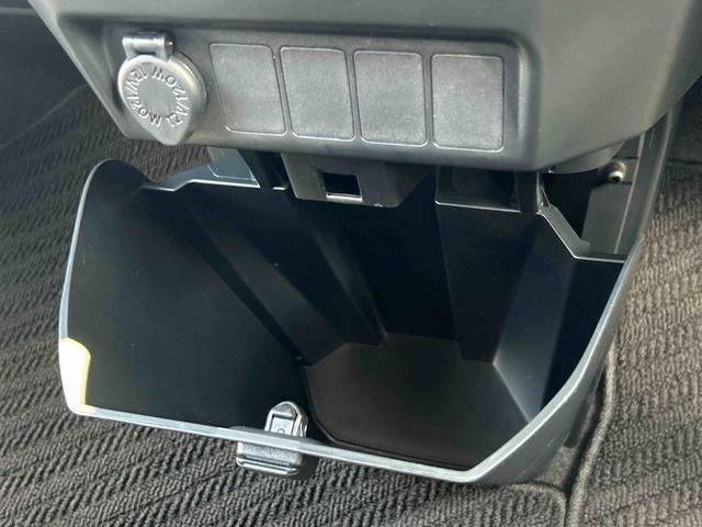トールカスタムＧ　９インチディスプレイオーディオ　パノラマモニター保証　新車保証・まごころ保証　１年間・走行距離無制限付き・９インチディスプレイオーディオ装備・パノラマカメラ装備・ＬＥＤヘッドライト装備（東京都）の中古車