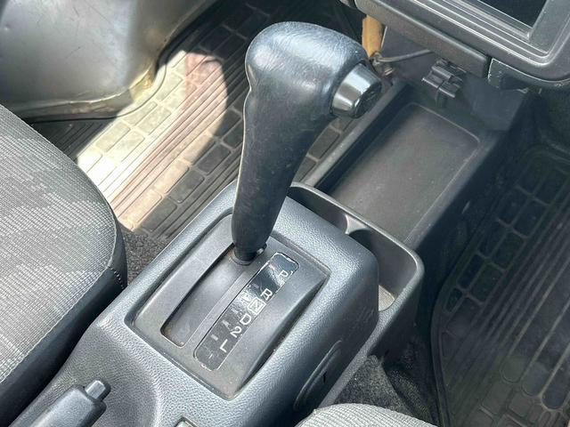 キャリイトラックＫＣエアコン・パワステ　ご来店、現車確認車保証　１年間・距離無制限付き（東京都）の中古車
