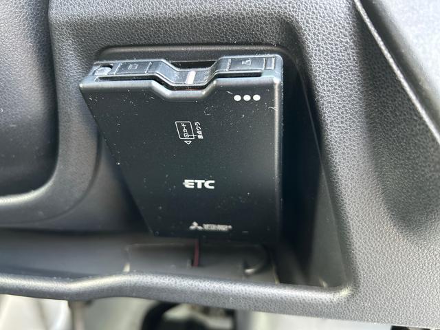 ハイゼットカーゴデラックスＳＡIII　純正ナビ　ＥＴＣ　ドライブレコーダー保証１年間距離無制限付き　オーバーヘッドシェルフ　前席パワーウインドウ　アイドリングストップ　キーレスエントリー　純正ナビゲーション　ＥＴＣ車載器　ドライブレコーダー　リヤベンチシート（東京都）の中古車