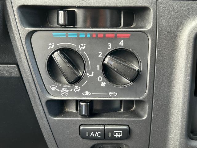 ハイゼットカーゴデラックスＳＡIII　純正ナビ　ＥＴＣ　ドライブレコーダー保証１年間距離無制限付き　オーバーヘッドシェルフ　前席パワーウインドウ　アイドリングストップ　キーレスエントリー　純正ナビゲーション　ＥＴＣ車載器　ドライブレコーダー　リヤベンチシート（東京都）の中古車