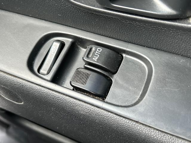 ハイゼットカーゴデラックスＳＡIII　純正ナビ　ＥＴＣ　ドライブレコーダー保証１年間距離無制限付き　オーバーヘッドシェルフ　前席パワーウインドウ　アイドリングストップ　キーレスエントリー　純正ナビゲーション　ＥＴＣ車載器　ドライブレコーダー　リヤベンチシート（東京都）の中古車