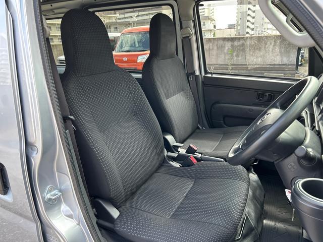 ハイゼットカーゴデラックスＳＡIII　純正ナビ　ＥＴＣ　ドライブレコーダー保証１年間距離無制限付き　オーバーヘッドシェルフ　前席パワーウインドウ　アイドリングストップ　キーレスエントリー　純正ナビゲーション　ＥＴＣ車載器　ドライブレコーダー　リヤベンチシート（東京都）の中古車