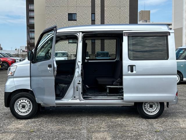 ハイゼットカーゴデラックスＳＡIII　純正ナビ　ＥＴＣ　ドライブレコーダー保証１年間距離無制限付き　オーバーヘッドシェルフ　前席パワーウインドウ　アイドリングストップ　キーレスエントリー　純正ナビゲーション　ＥＴＣ車載器　ドライブレコーダー　リヤベンチシート（東京都）の中古車