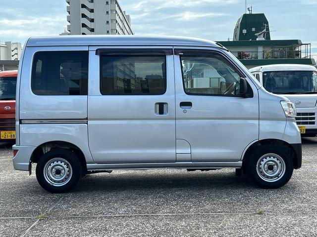 ハイゼットカーゴデラックスＳＡIII　純正ナビ　ＥＴＣ　ドライブレコーダー保証１年間距離無制限付き　オーバーヘッドシェルフ　前席パワーウインドウ　アイドリングストップ　キーレスエントリー　純正ナビゲーション　ＥＴＣ車載器　ドライブレコーダー　リヤベンチシート（東京都）の中古車