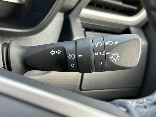 トールカスタムＧ　両側電動スライドドア　ＬＥＤヘッドランプ保証１年間距離無制限付き　電動パーキングブレーキ　アダプティブクルーズコントロール　ＬＥＤフォグランプ　ＬＥＤヘッドランプ　両側電動スライドドア　サンシェード　シートアンダートレイ（東京都）の中古車