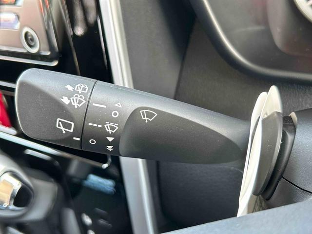 トールカスタムＧ　両側電動スライドドア　ＬＥＤヘッドランプ保証１年間距離無制限付き　電動パーキングブレーキ　アダプティブクルーズコントロール　ＬＥＤフォグランプ　ＬＥＤヘッドランプ　両側電動スライドドア　サンシェード　シートアンダートレイ（東京都）の中古車