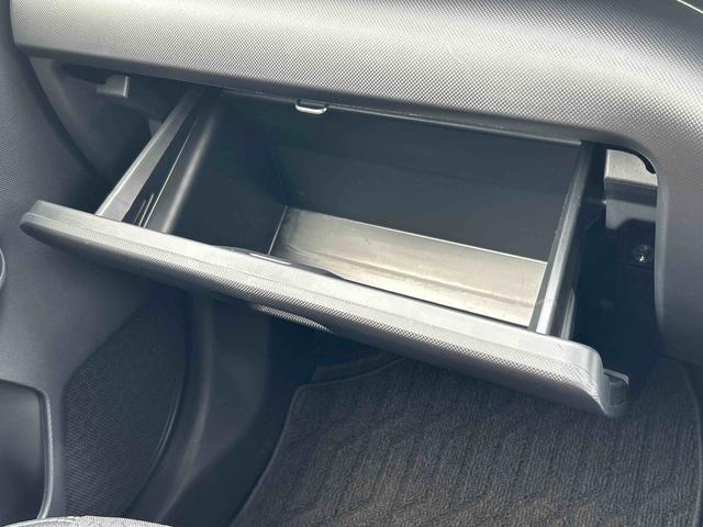 ロッキープレミアムＧ　　　　７インチ純正ナビ　パノラマモニター保証　新車保証・まごころ保証　１年間・走行距離無制限付き（東京都）の中古車