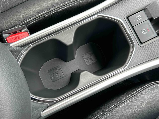 ロッキープレミアムＧ　　　　７インチ純正ナビ　パノラマモニター保証　新車保証・まごころ保証　１年間・走行距離無制限付き（東京都）の中古車