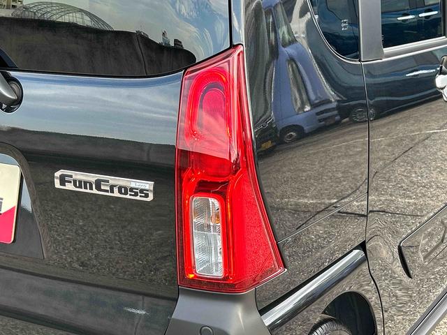 タントファンクロスターボ　前席シートヒーター　両側電動スライドドア保証　新車保証・まごころ保証　１年間・走行距離無制限付き　前席シートヒーター　電動パーキングブレーキ　キーフリーシステム　両側電動スライドドア　ＬＥＤヘッドランプ　ＬＥＤフォグランプ（東京都）の中古車