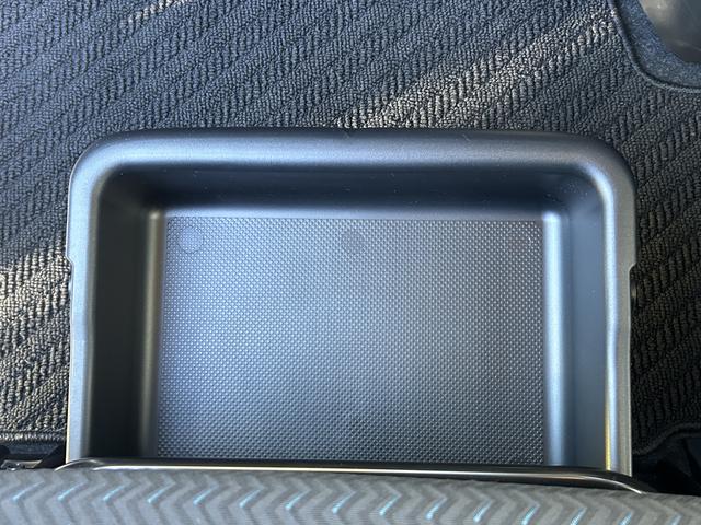 トールカスタムＧ　９インチディスプレイオーディオ　キーフリー保証　新車保証・まごころ保証　１年間・走行距離無制限付き　スマホ連携９インチディスプレイオーディオ　キーフリーシステム　ＬＥＤヘッドランプ　ＬＥＤフォグランプ　アダプティブクルーズコントロール（東京都）の中古車