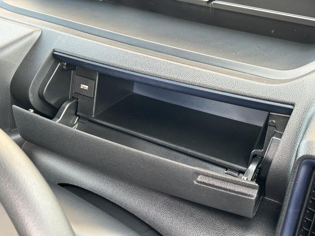 タントカスタムＲＳ　両側電動スライドドア　前席シートヒーター保証　新車保証・まごころ保証　１年間・走行距離無制限付き　両側電動スライドドア　前席シートヒーター　キーフリーシステム　コーナーセンサー　シートバックテーブル　アイドリングストップ（東京都）の中古車