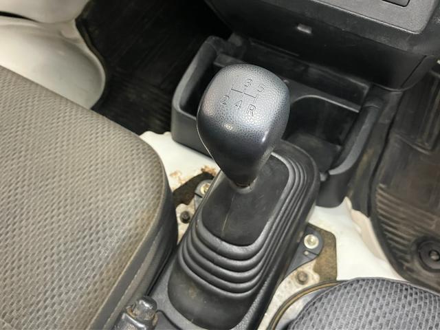 ハイゼットトラックスタンダードＳＡIIIｔ４ＷＤ　５段マニュアルシフト　サポカーＳワイド適合　三方開　ゴムマット　ラジオ　エアコン　光軸調整ダイヤル　横滑り防止機能　誤発進抑制機能（神奈川県）の中古車
