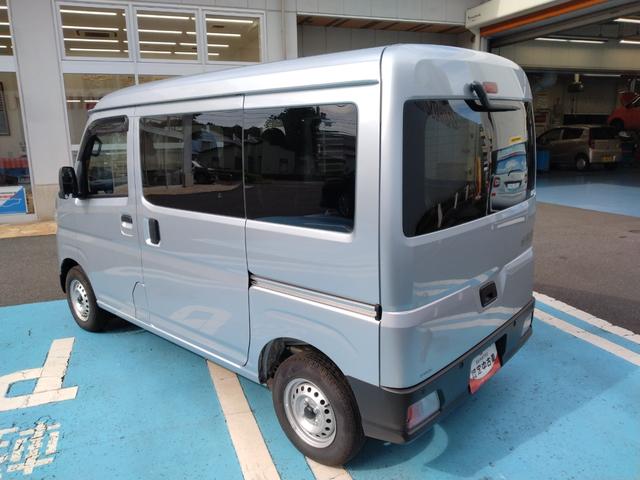 ハイゼットカーゴＤＸサポカーＳワイド適合　ラジオ　エアコン　アクセサリーソケット　コーナーセンサー　アイドリングストップ　光軸調整ダイヤル　横滑り防止機能　誤発進抑制機能　パワーウインドウ　キーレス（神奈川県）の中古車