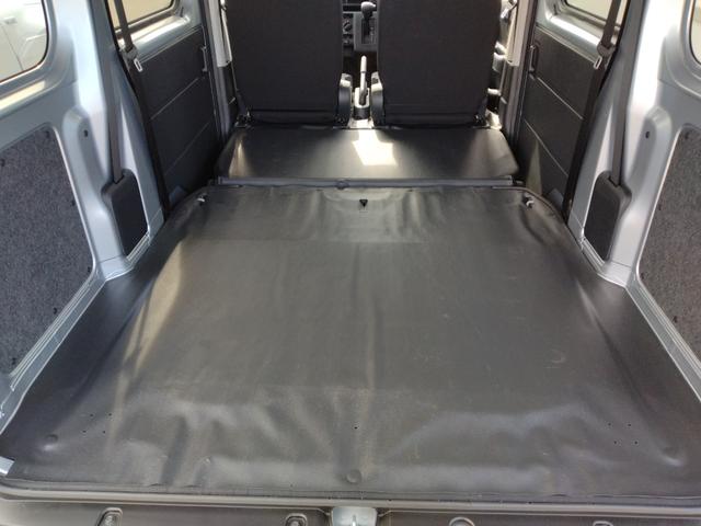 ハイゼットカーゴＤＸサポカーＳワイド適合　ラジオ　エアコン　アクセサリーソケット　コーナーセンサー　アイドリングストップ　光軸調整ダイヤル　横滑り防止機能　誤発進抑制機能　パワーウインドウ　キーレス（神奈川県）の中古車