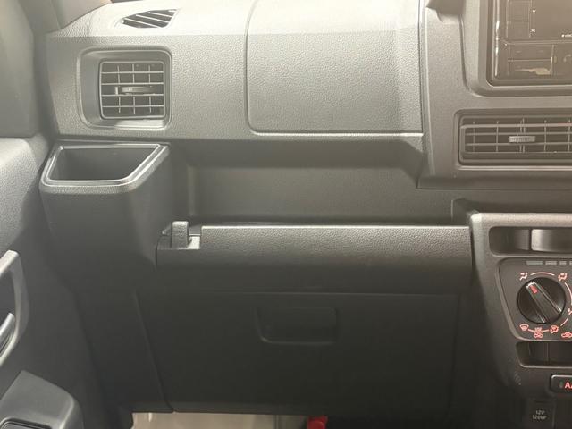 ハイゼットカーゴＤＸサポカーＳワイド適合　ラジオ　エアコン　アクセサリーソケット　コーナーセンサー　アイドリングストップ　光軸調整ダイヤル　横滑り防止機能　誤発進抑制機能　パワーウインドウ　キーレス（神奈川県）の中古車